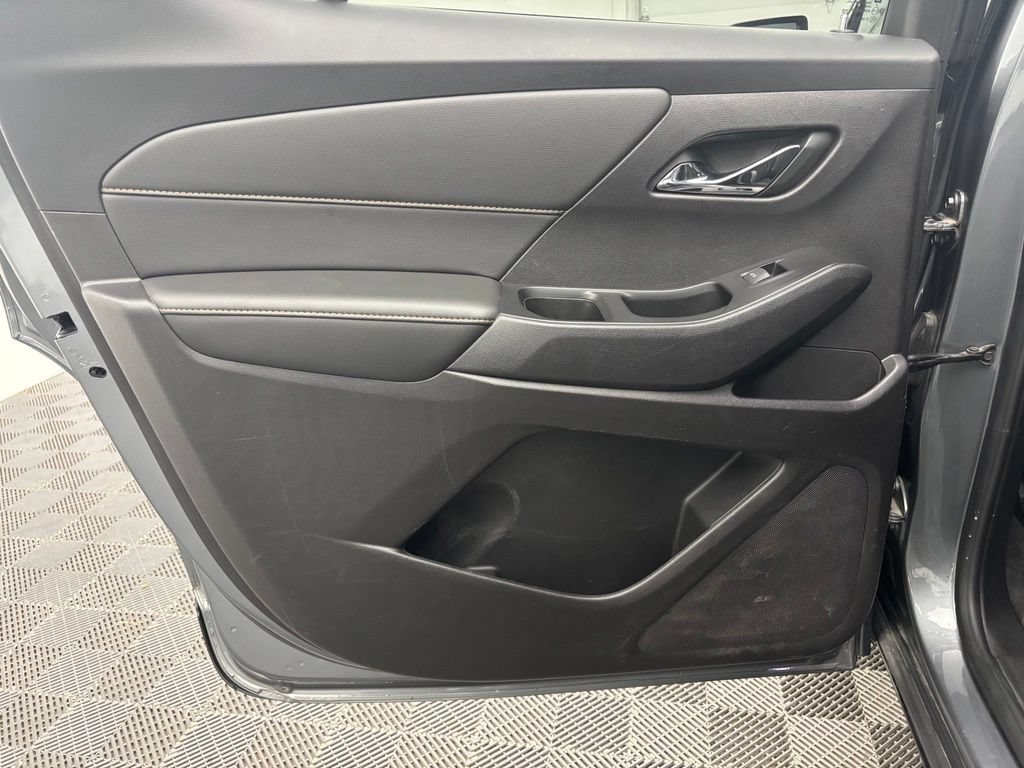 Used 2019 Chevrolet Traverse LT FWD image 34