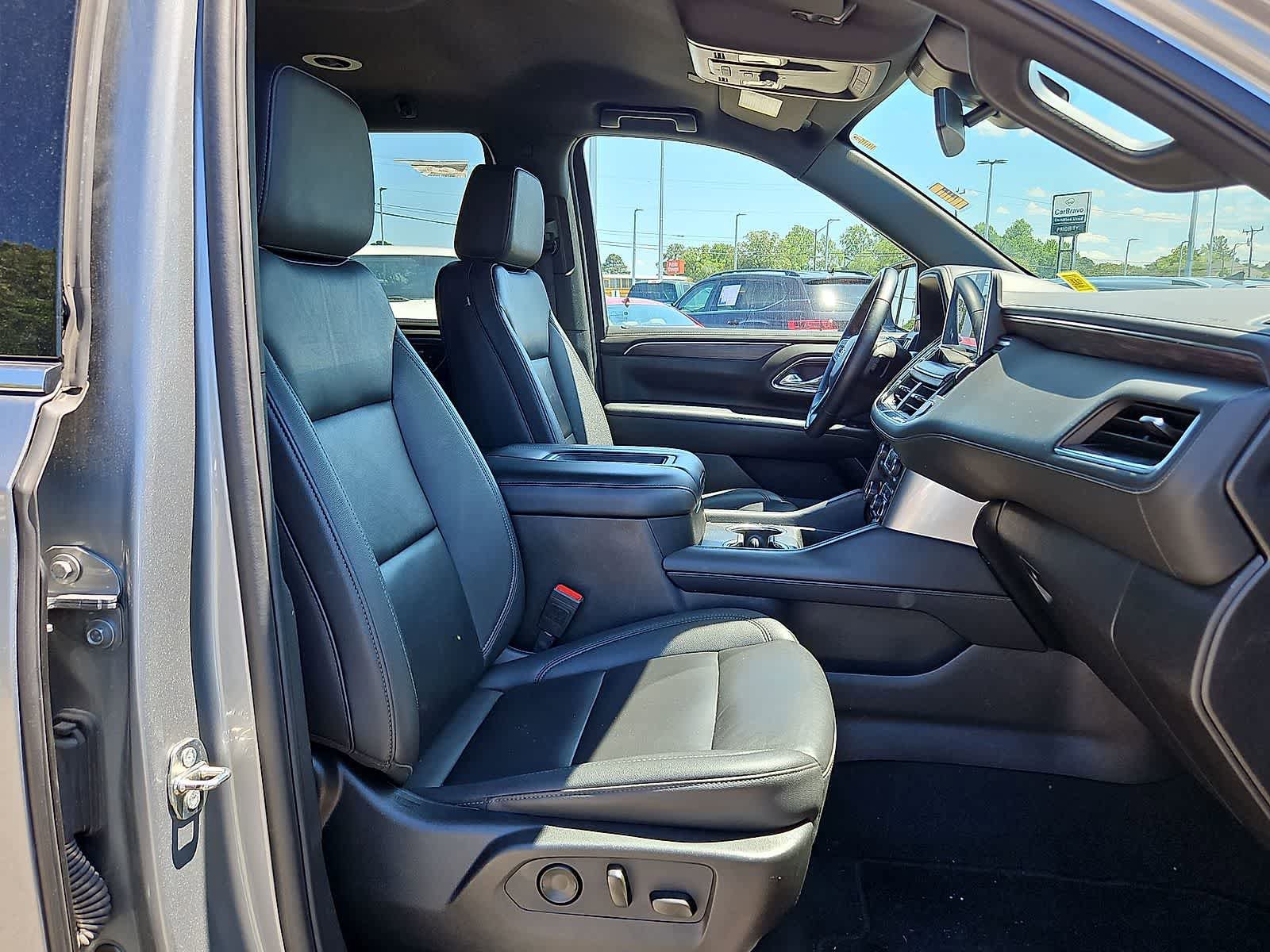 Used 2024 Chevrolet Tahoe LT AWD/4WD image 33