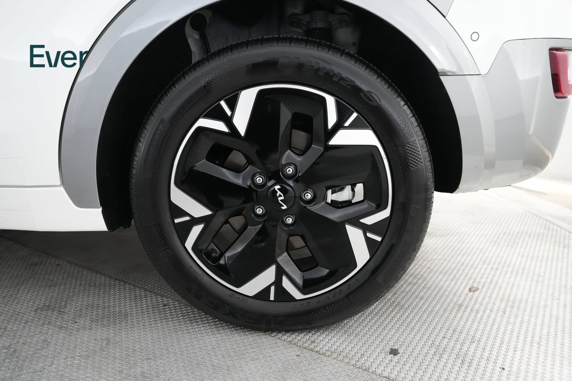 Used 2024 Kia Niro Wave w/ Wave Preserve Package FWD image 20