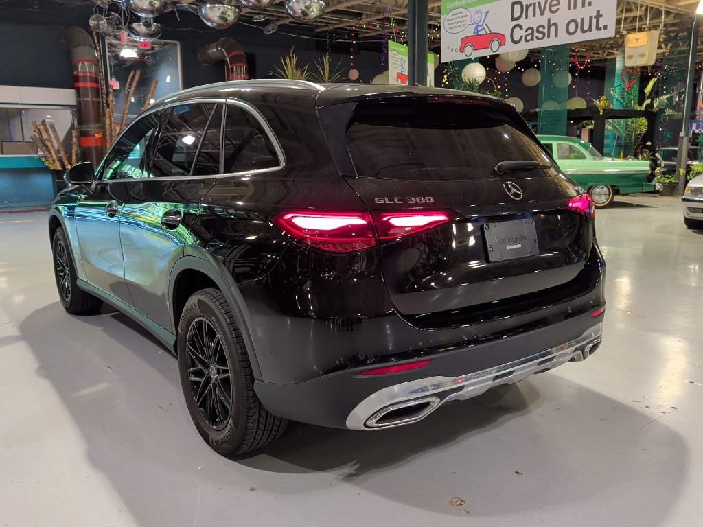 Used 2023 Mercedes-Benz GLC 300 4MATIC image 12