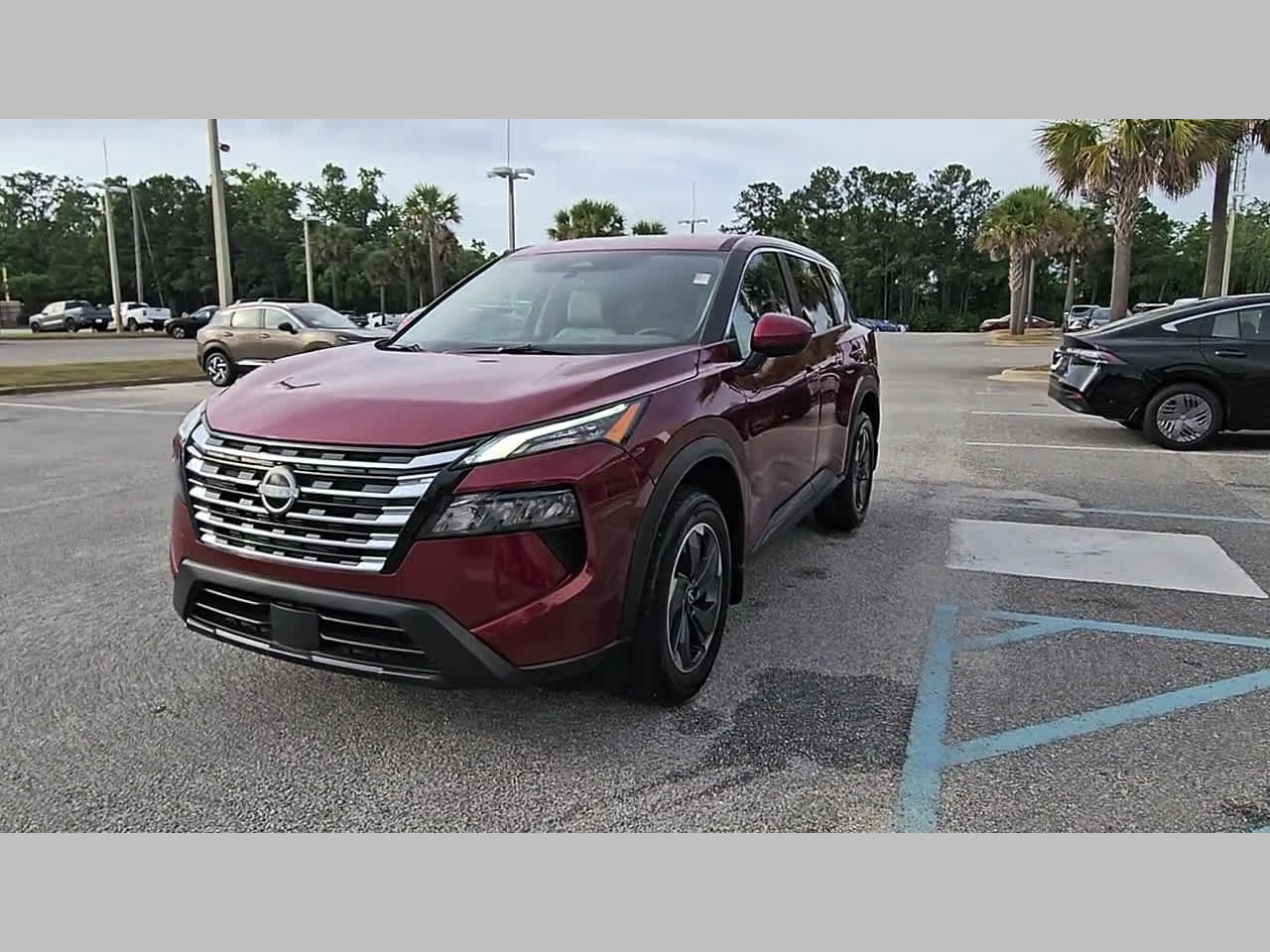 Used 2025 Nissan Rogue SV FWD image 24