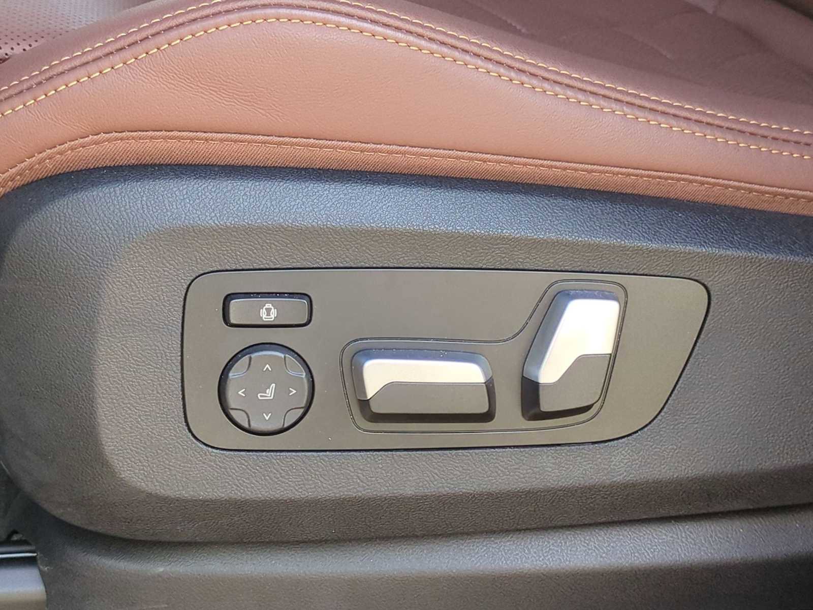 Certified 2024 BMW X5 xDrive40i w/ Parking Assistance Package image 17