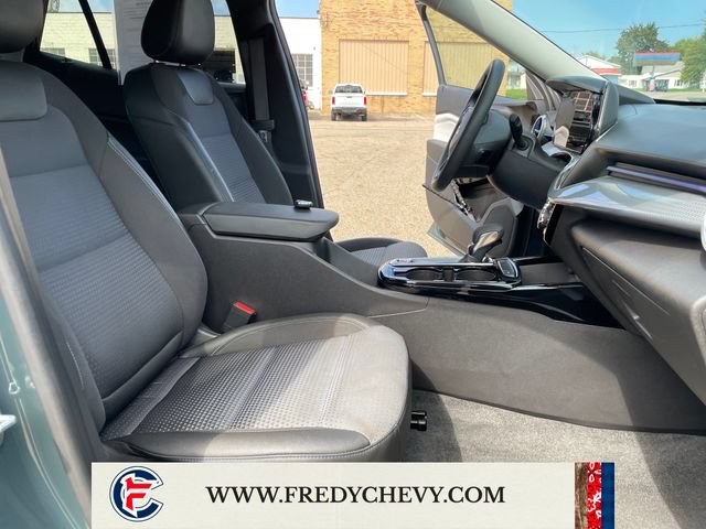 Used 2025 Chevrolet Trax LT FWD image 32