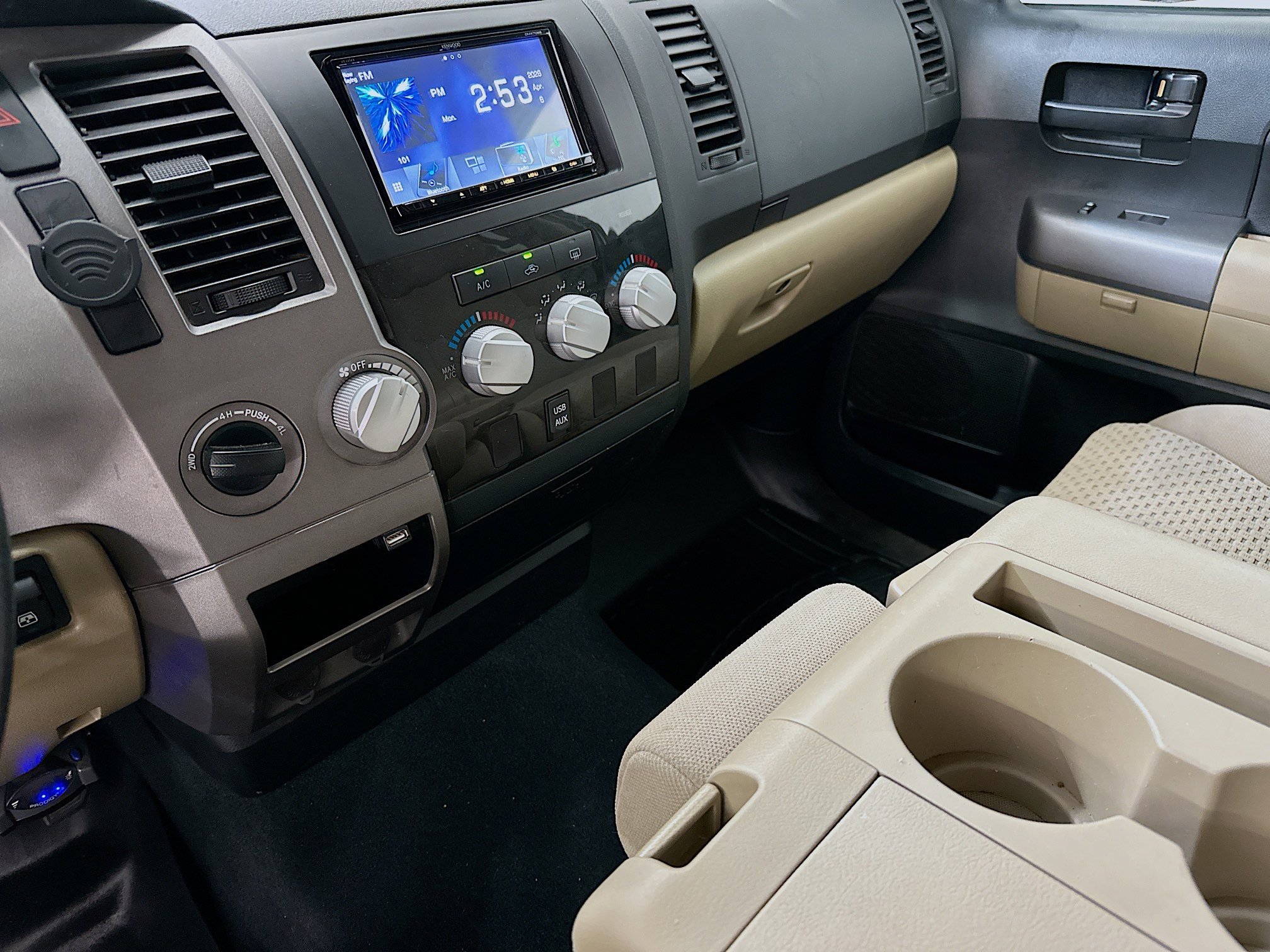 Used 2012 Toyota Tundra 4x4 CrewMax w/ Tow Pkg image 25