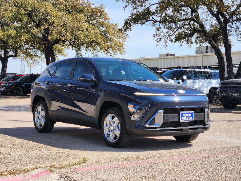 Certified 2025 Hyundai Kona SE image 3