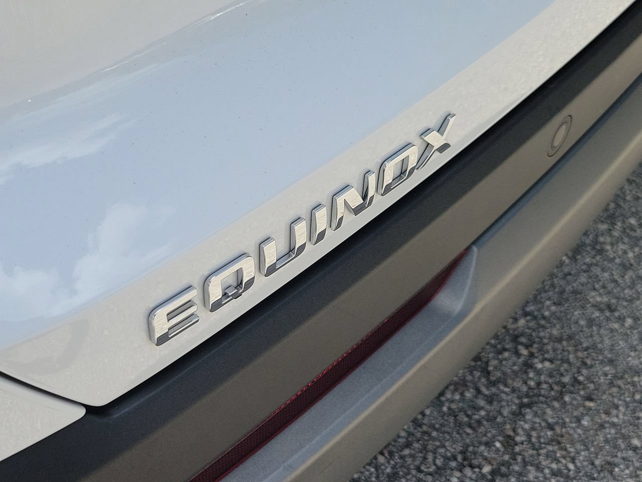Used 2026 Chevrolet Equinox LT FWD image 6