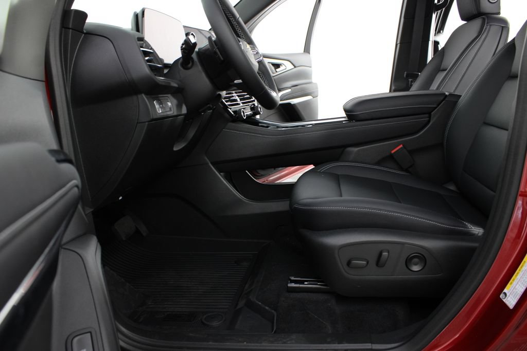 New 2026 Chevrolet Traverse LT w/ LPO, Floor Liner Package FWD image 15