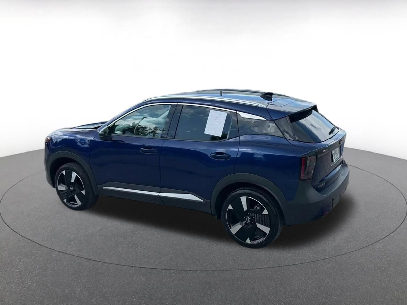 Used 2026 Nissan Kicks SR FWD image 8