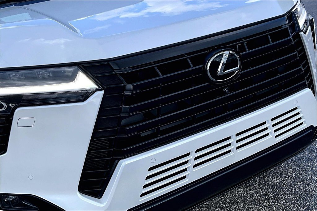 Used 2025 Lexus GX 550 w/ Accessory Package (2T) AWD/4WD image 40