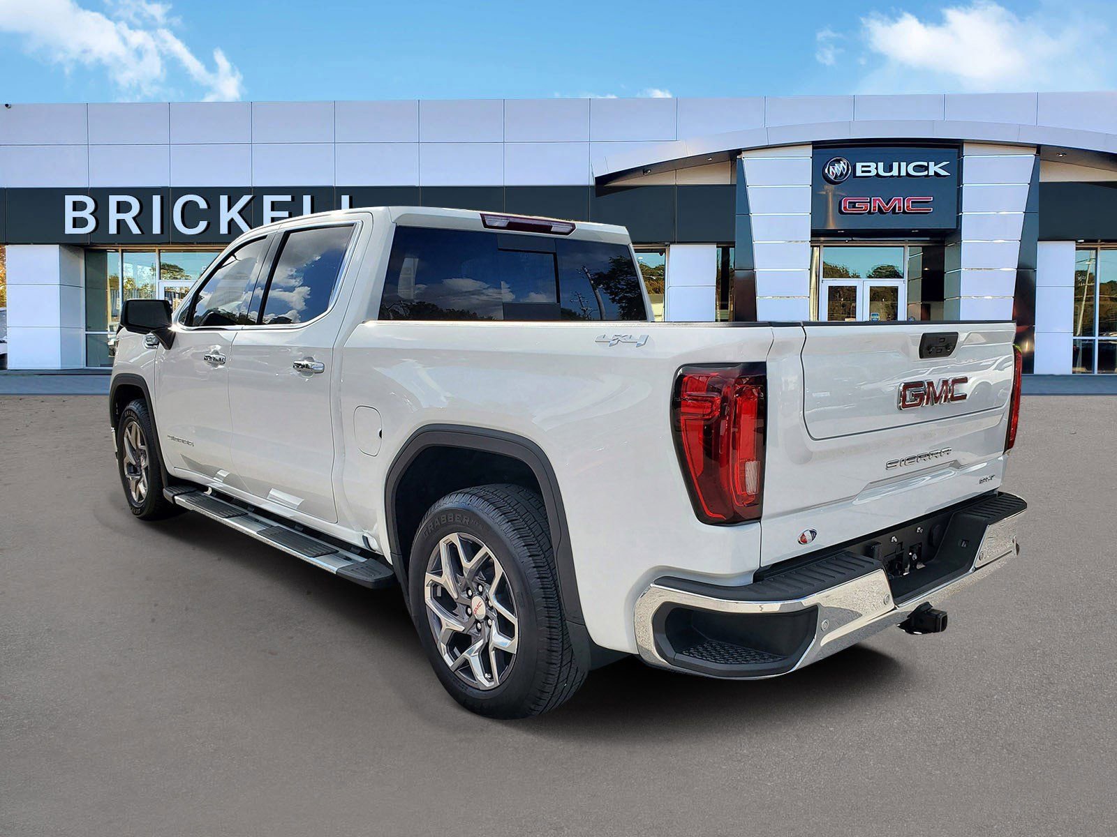 Used 2024 GMC Sierra 1500 SLT w/ SLT Premium Plus Package image 4
