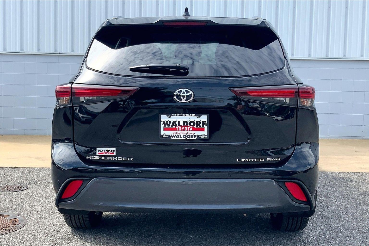 Used 2026 Toyota Highlander Limited AWD/4WD image 5