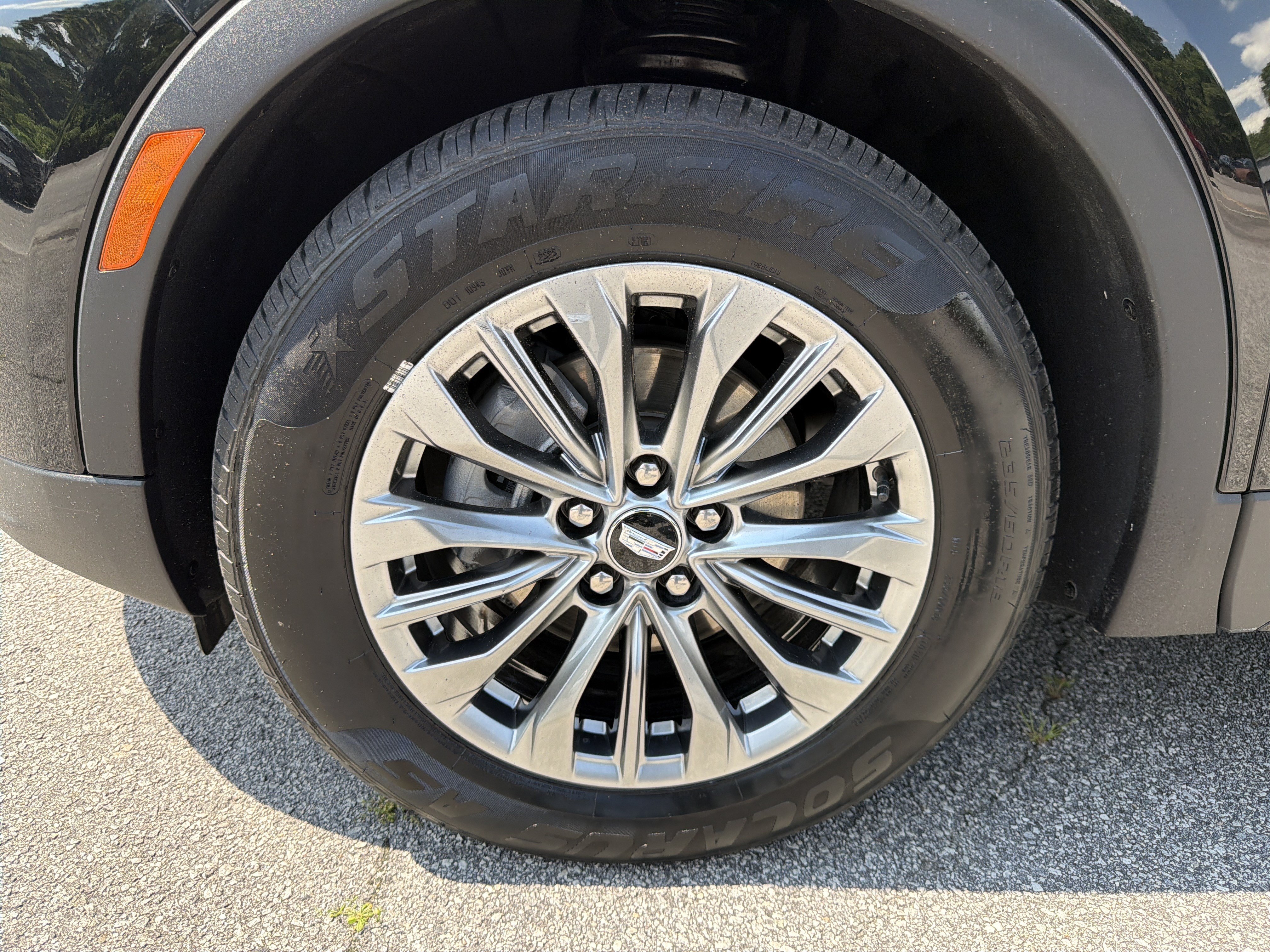 Used 2025 Cadillac XT4 Premium Luxury FWD image 16