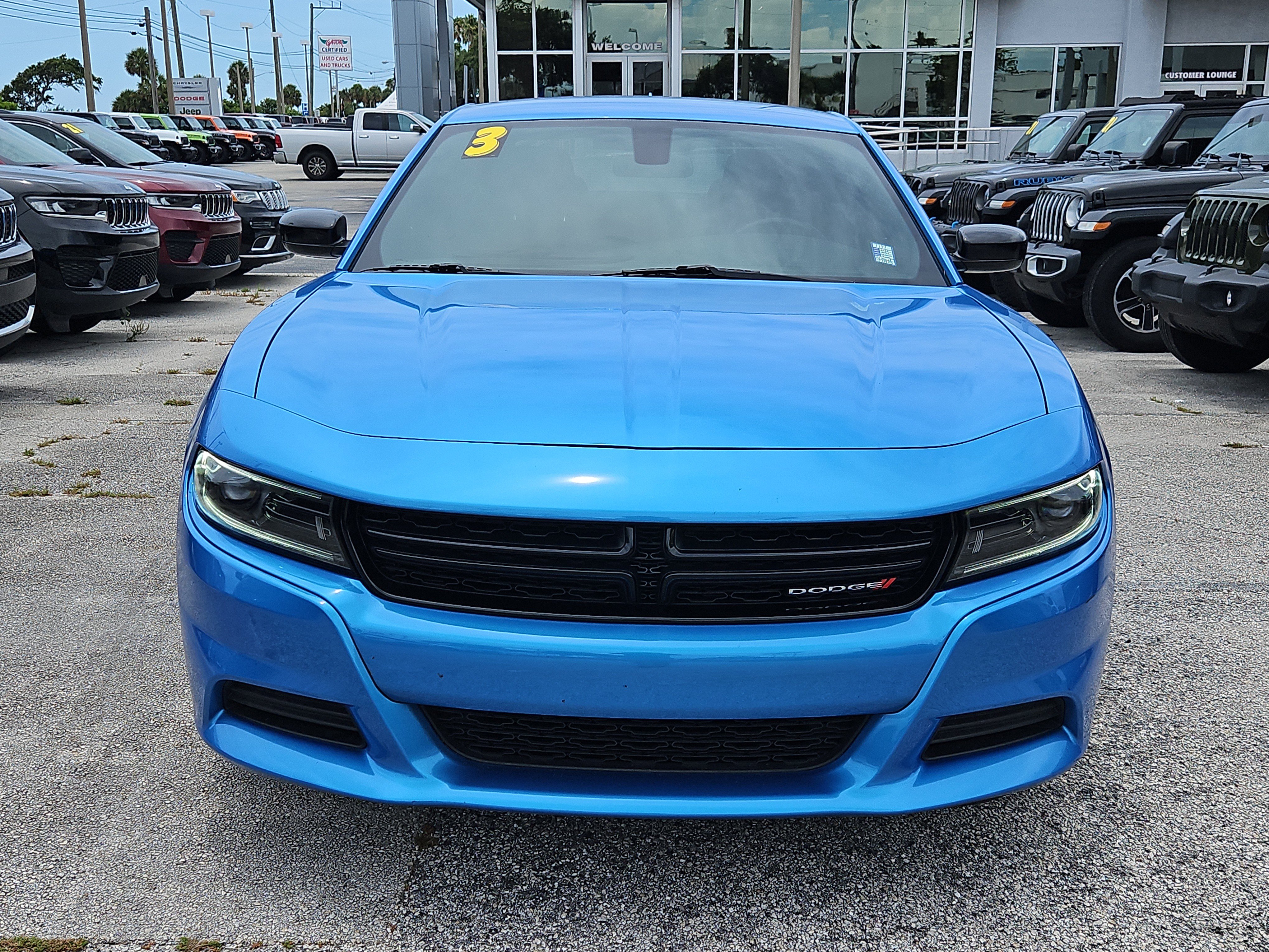 Used 2023 Dodge Charger SXT image 3