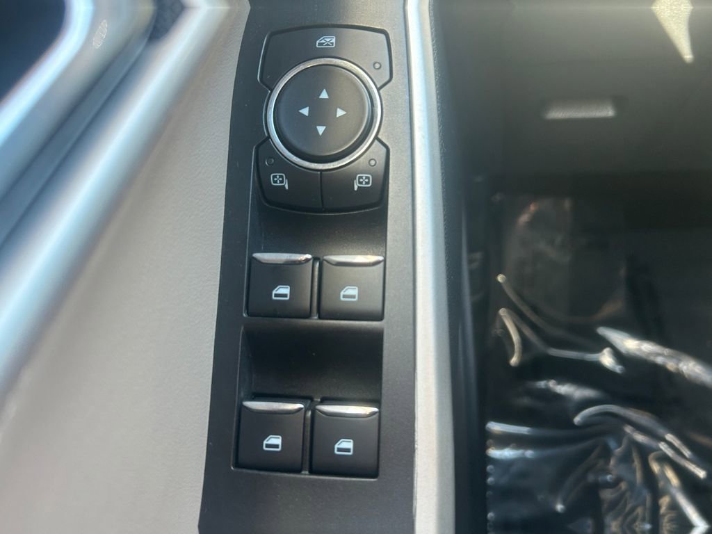 Used 2022 Ford Explorer XLT w/ Equipment Group 202A AWD/4WD image 22