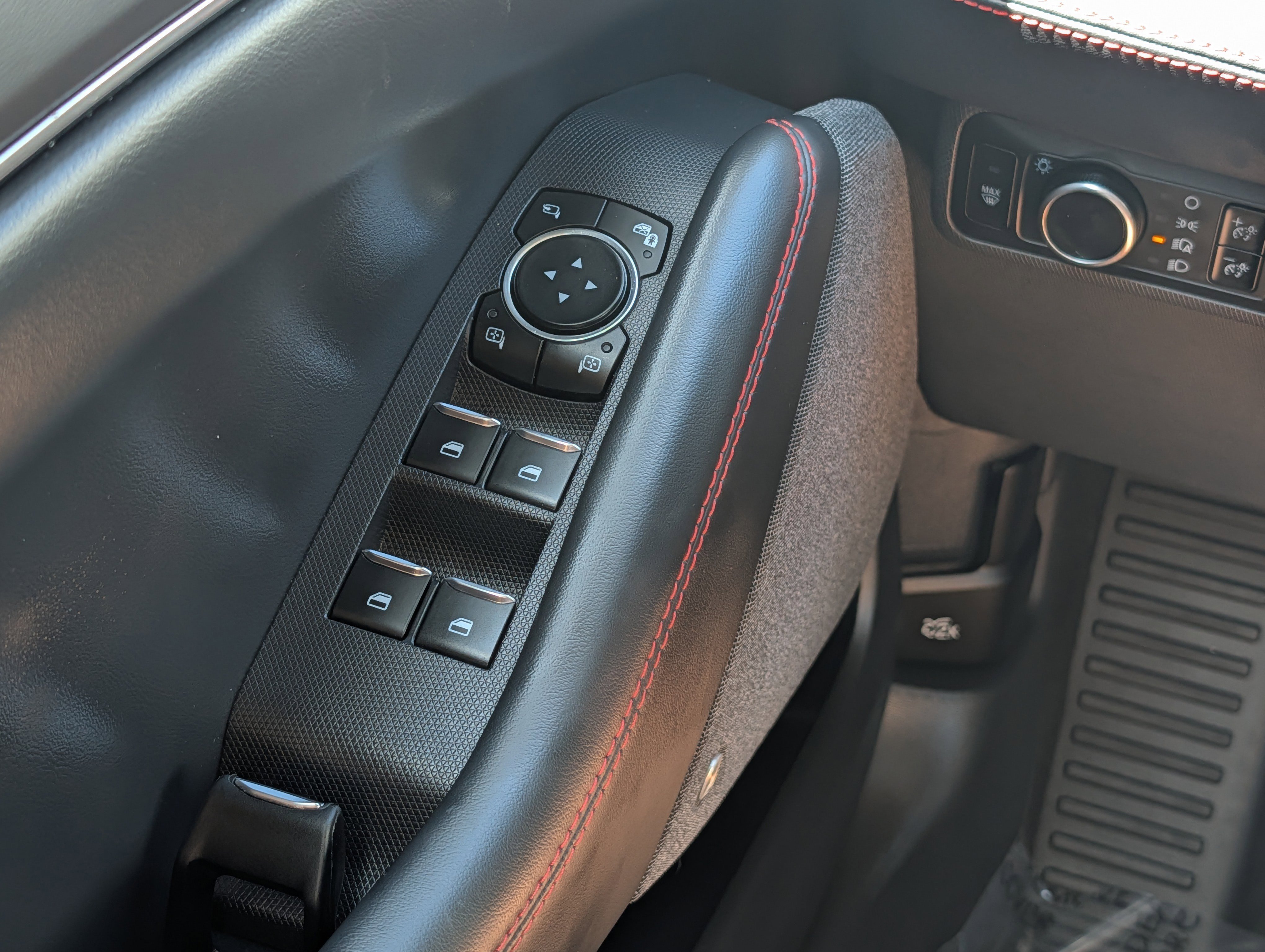 Used 2025 Ford Mustang Mach-E Premium w/ Sport Appearance Package image 22