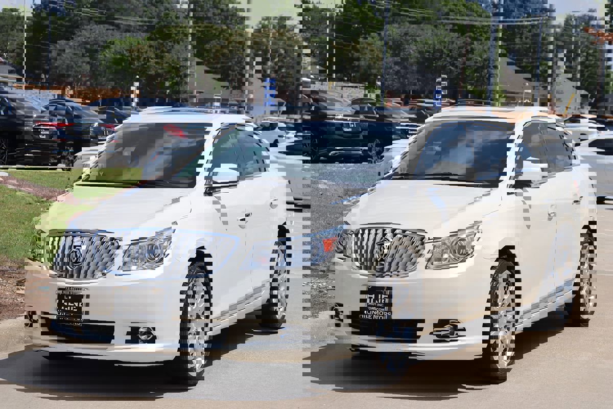 Used 2012 Buick LaCrosse Touring image 4