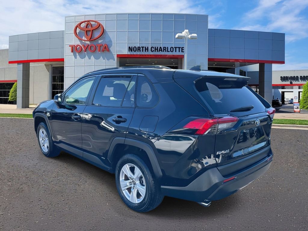 Used 2019 Toyota RAV4 XLE AWD/4WD image 6