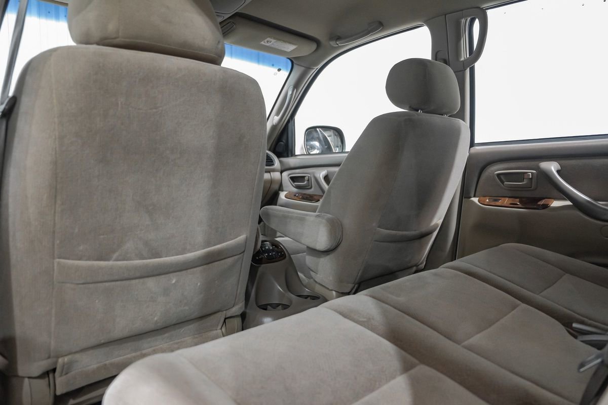 Used 2004 Toyota Sequoia SR5 image 35