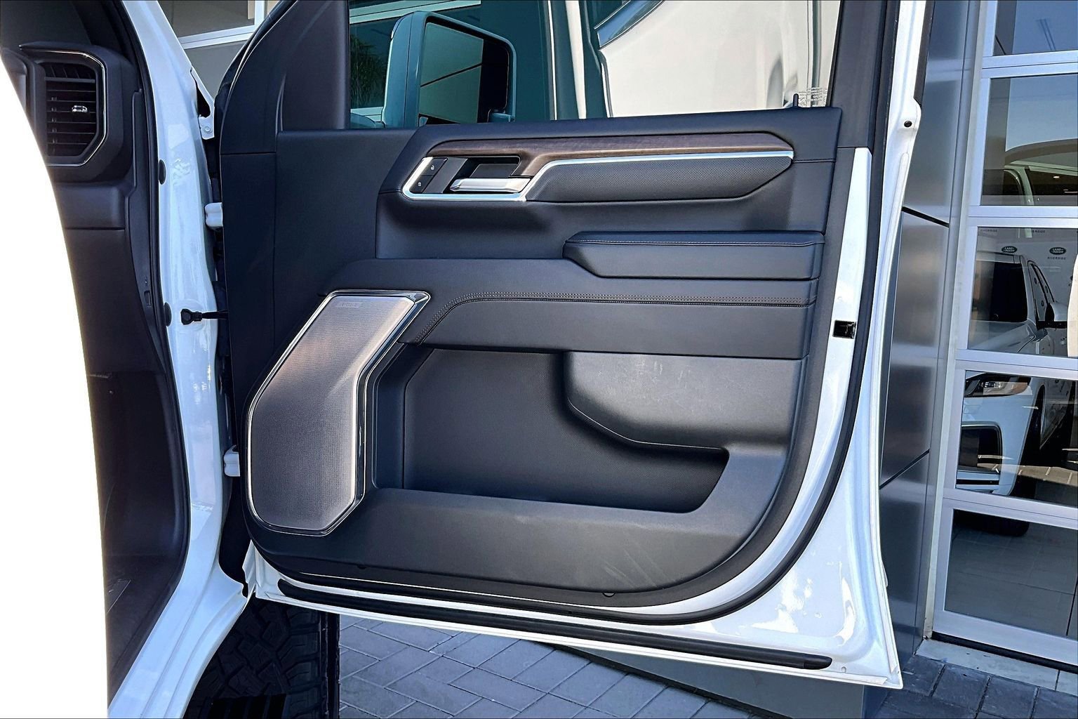 Used 2024 Chevrolet Silverado 2500 High Country w/ Technology Package image 24