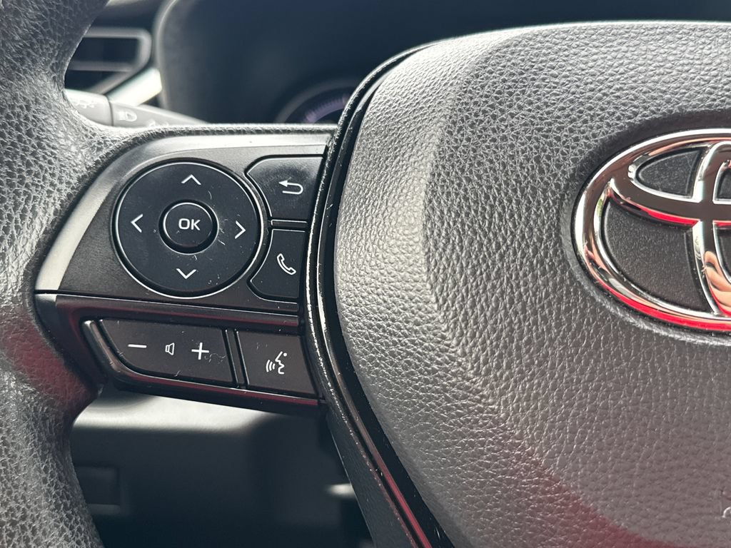 Used 2025 Toyota RAV4 LE AWD/4WD image 20