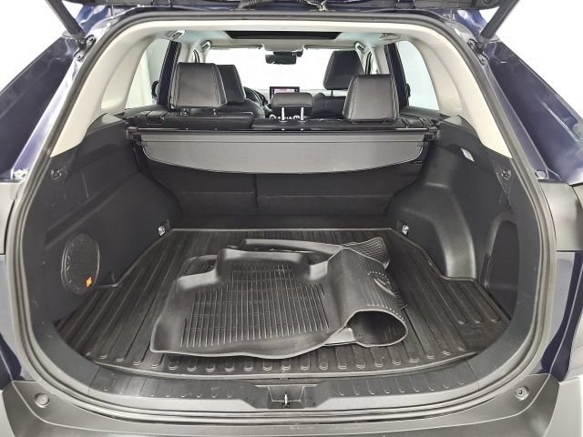 Used 2020 Toyota RAV4 Limited AWD/4WD image 33