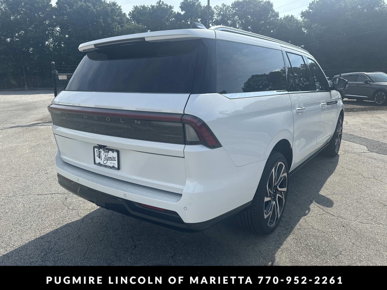 New 2027 Lincoln Navigator L Black Label AWD/4WD image 9
