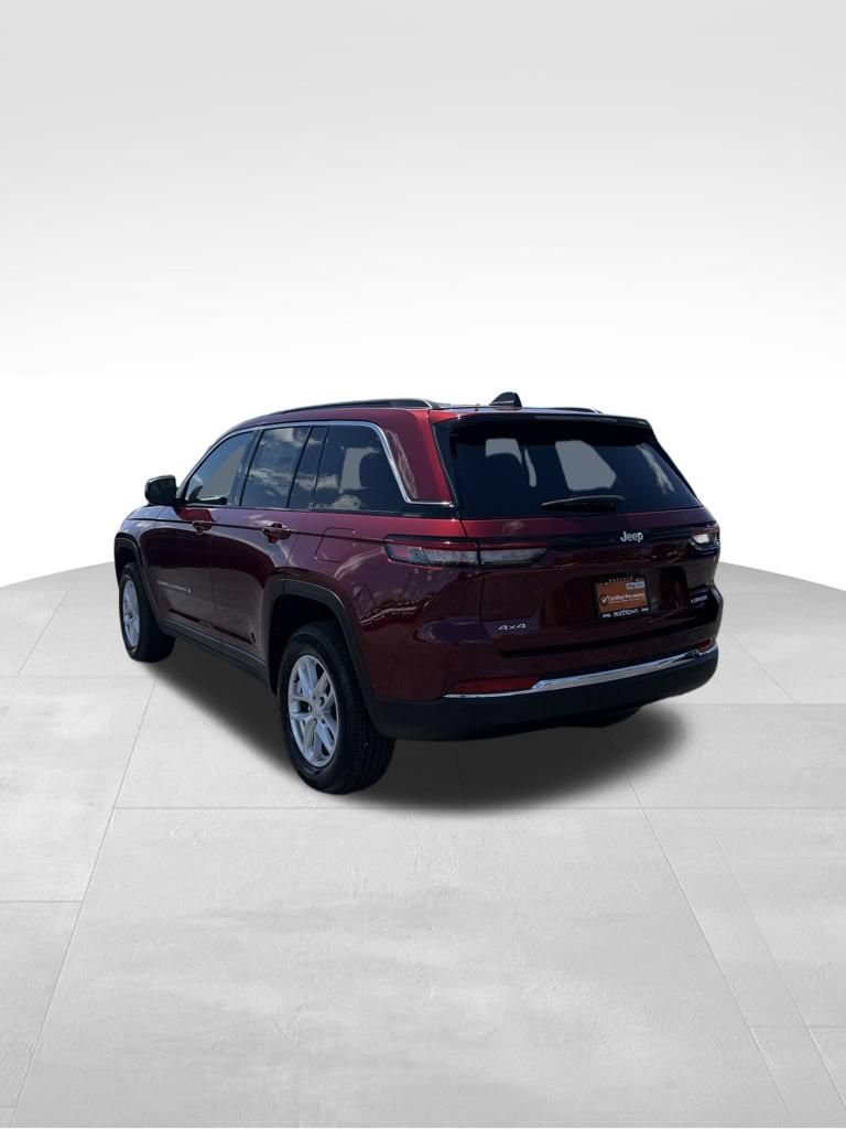 Certified 2025 Jeep Grand Cherokee Laredo X w/ Luxury Tech Group I AWD/4WD image 3