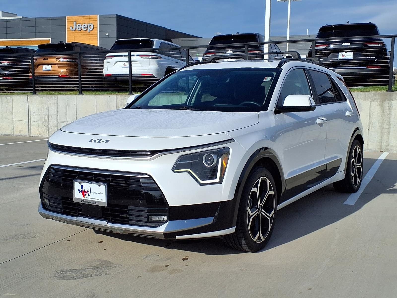 Used 2024 Kia Niro EX Touring FWD image 3