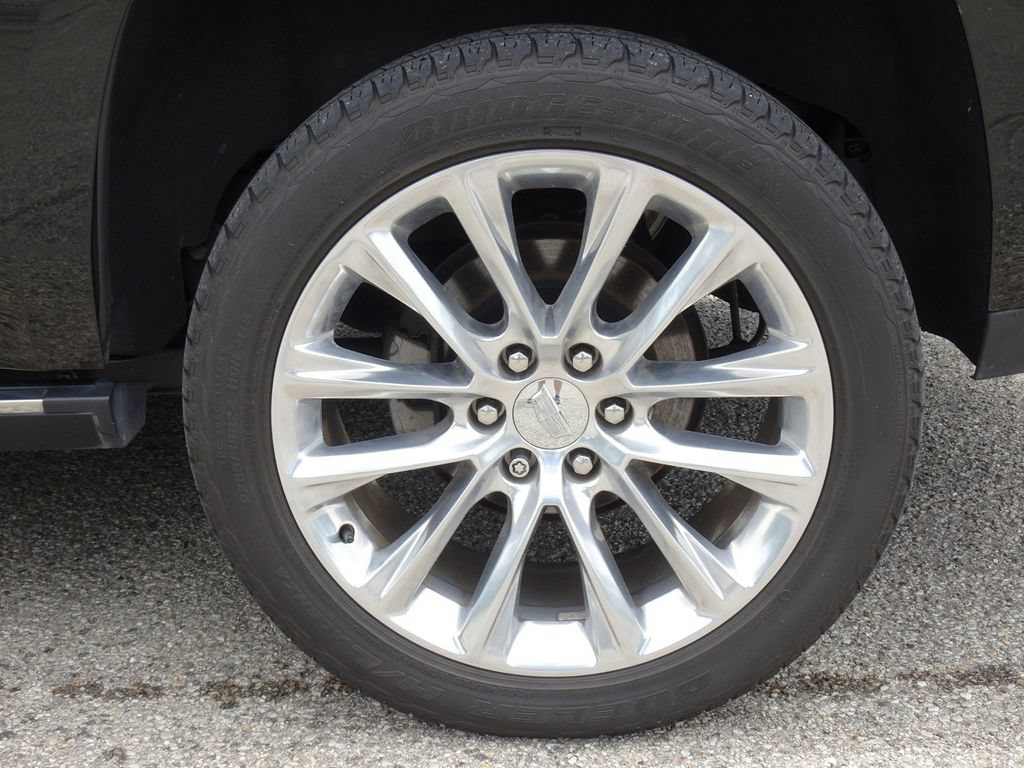 Used 2018 Cadillac Escalade Premium Luxury RWD image 25