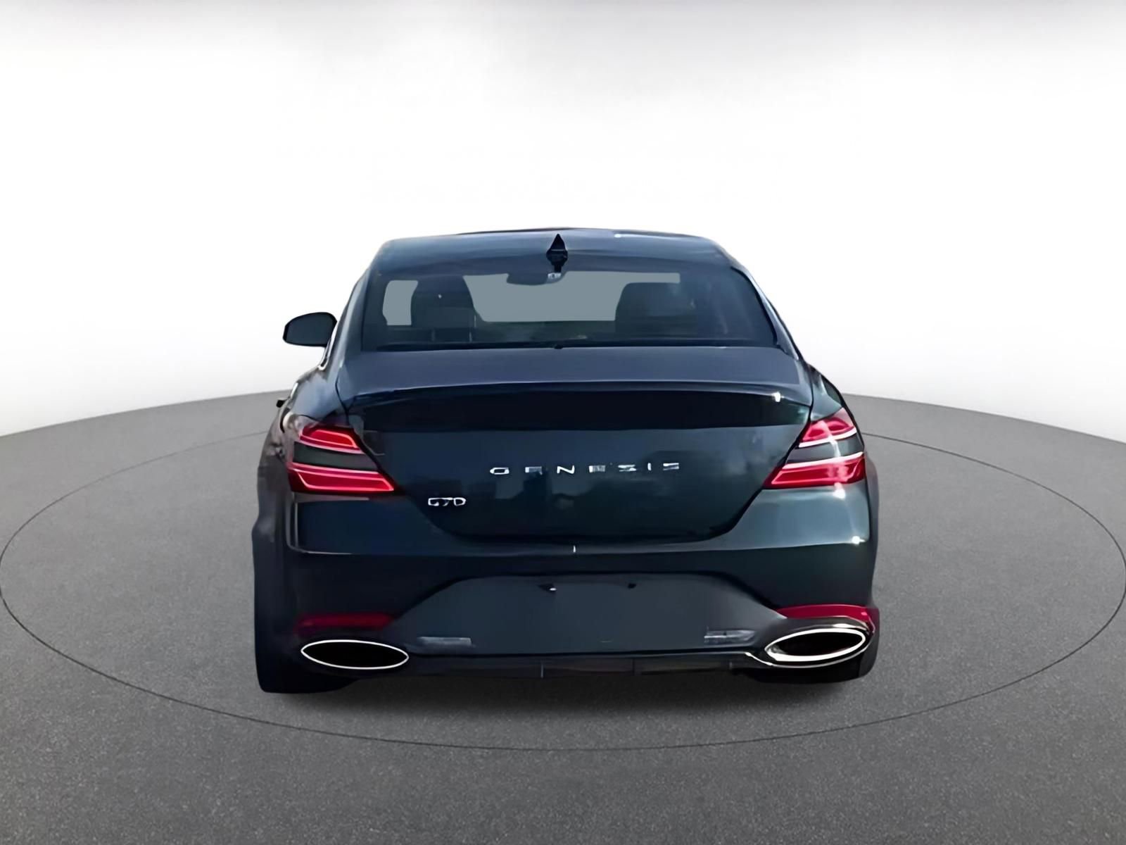 Used 2025 Genesis G70 2.5T image 10