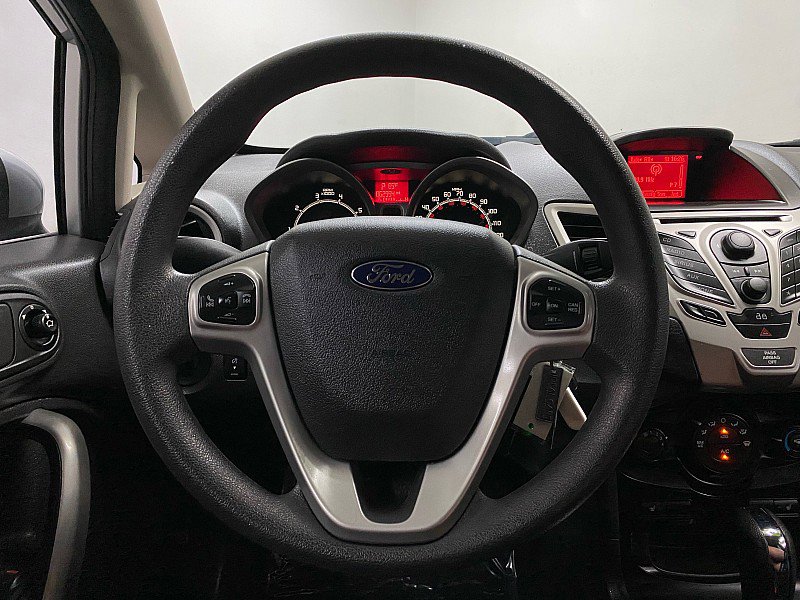 Used 2013 Ford Fiesta SE image 17