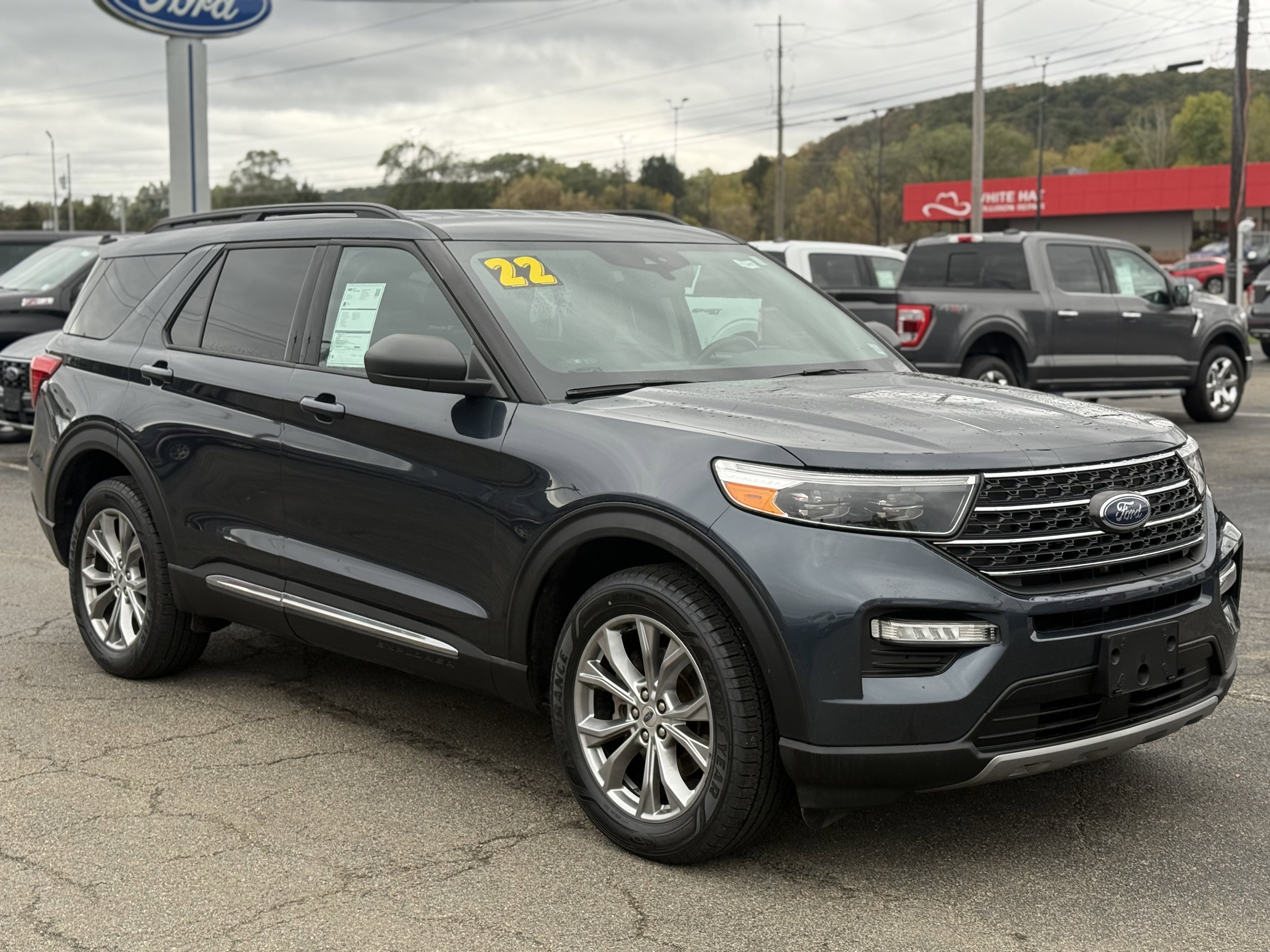 Certified 2022 Ford Explorer XLT w/ Equipment Group 202A