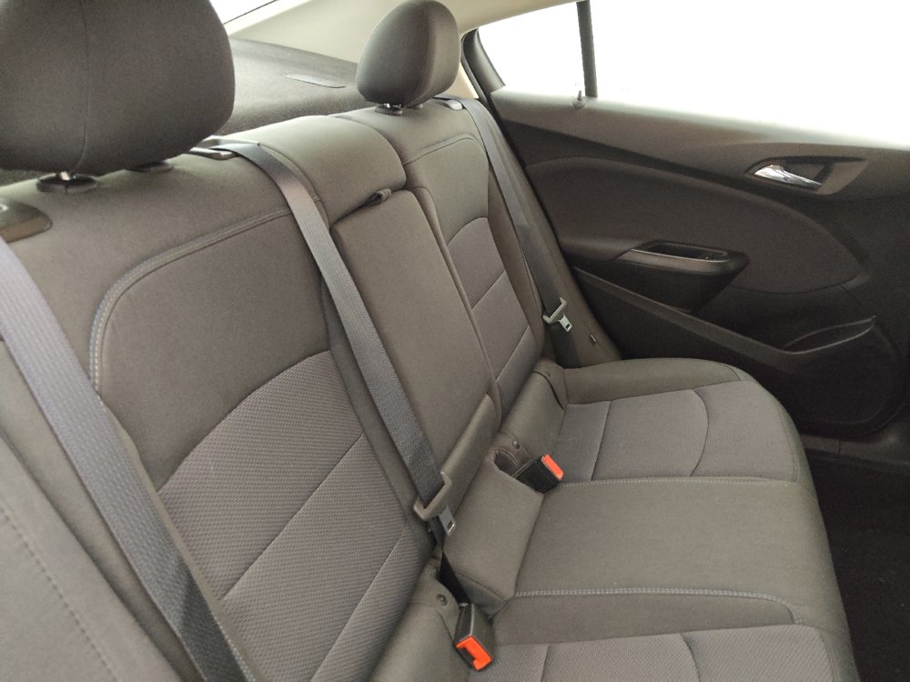 Used 2018 Chevrolet Cruze LT w/ Convenience Package FWD image 19
