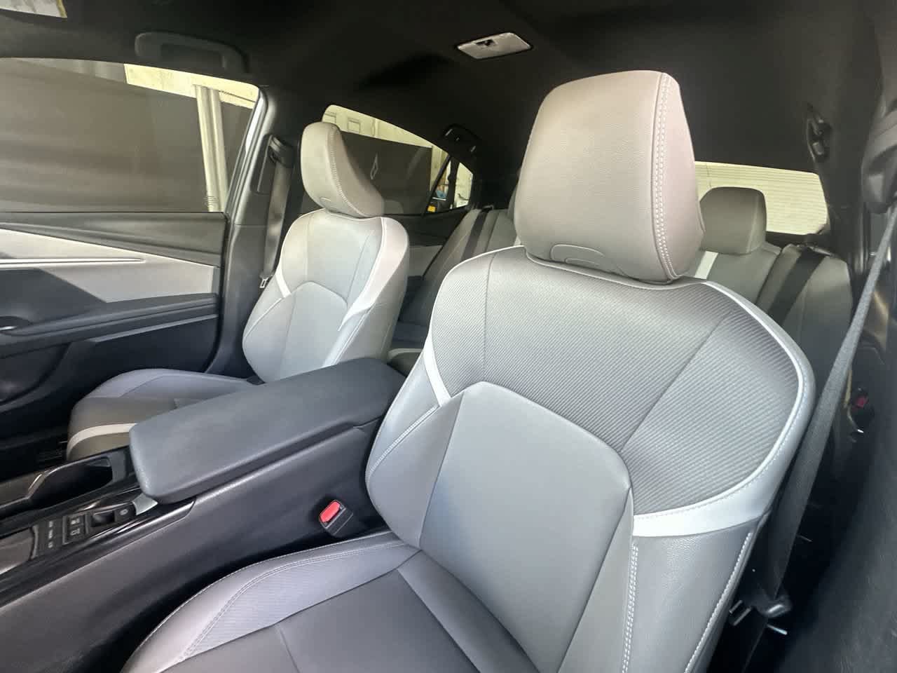 Used 2025 Toyota Camry SE FWD image 14