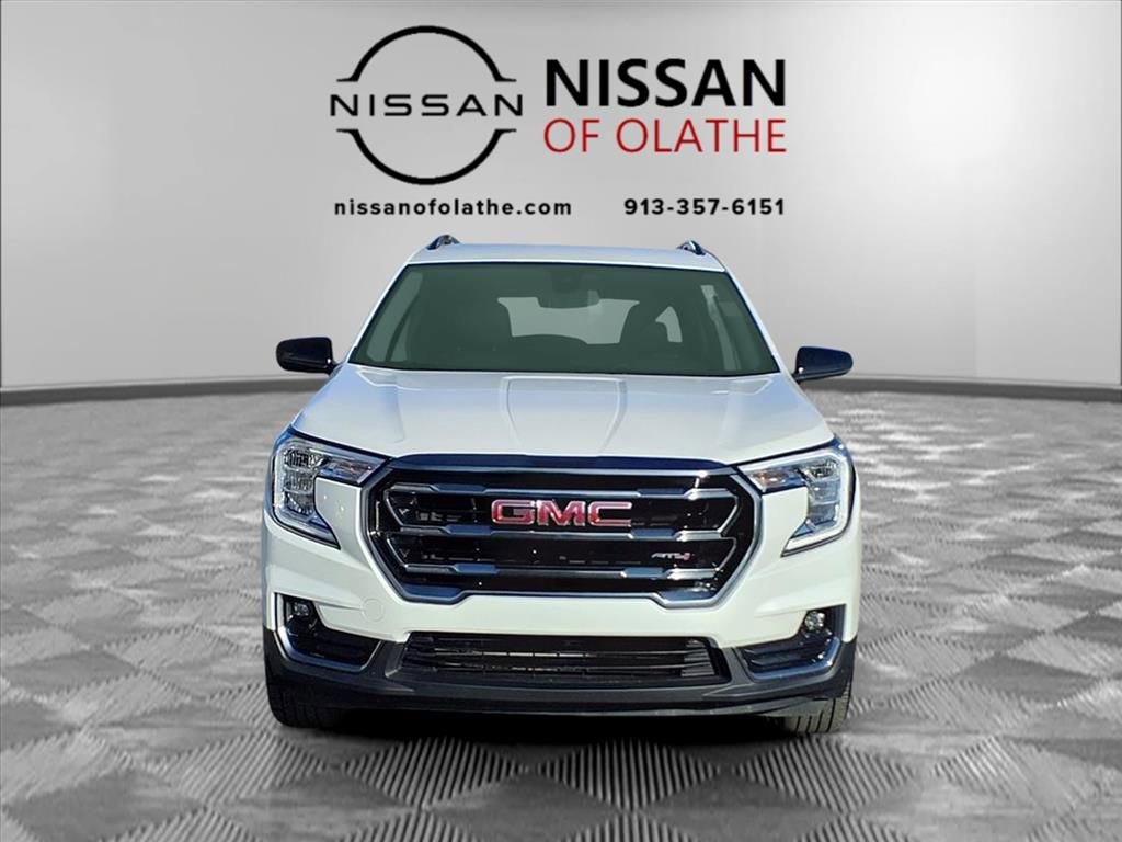 Used 2022 GMC Terrain AT4 image 34