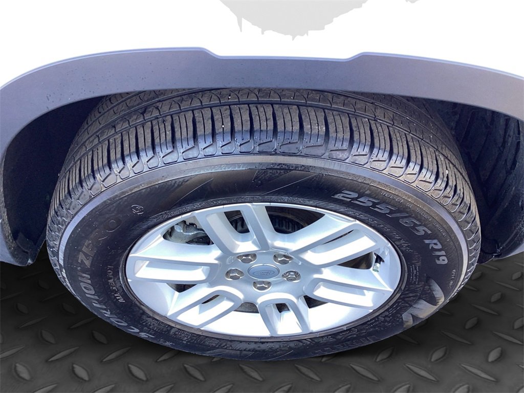 Used 2023 Land Rover Defender 110 S image 25