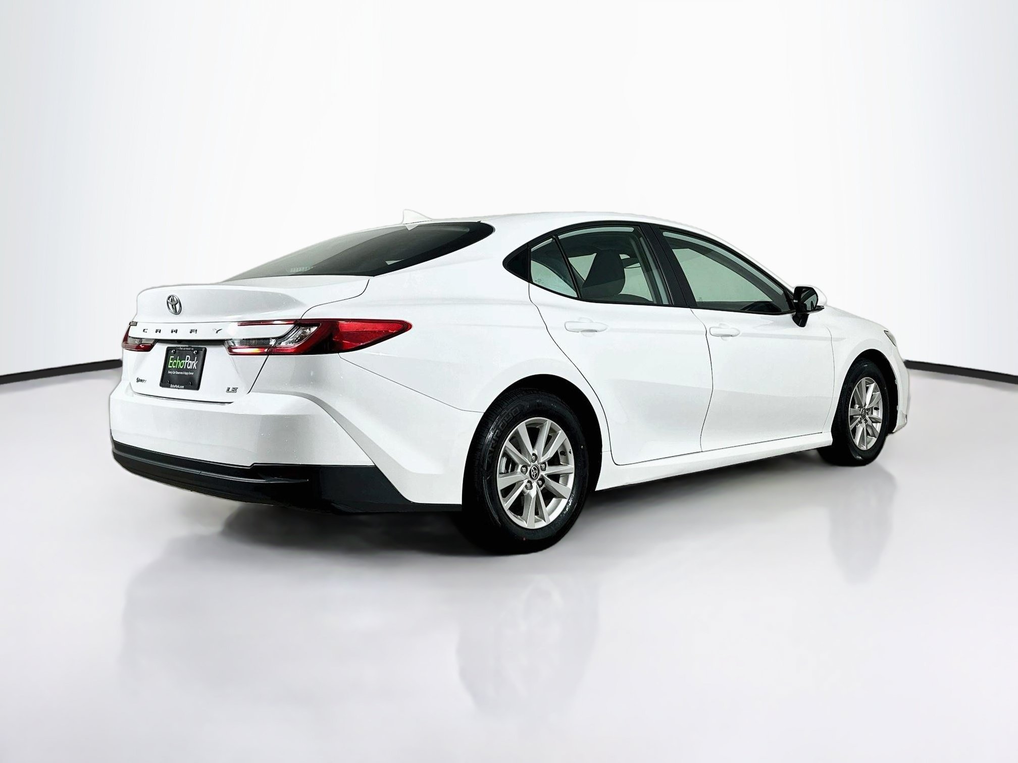Used 2025 Toyota Camry LE FWD image 9