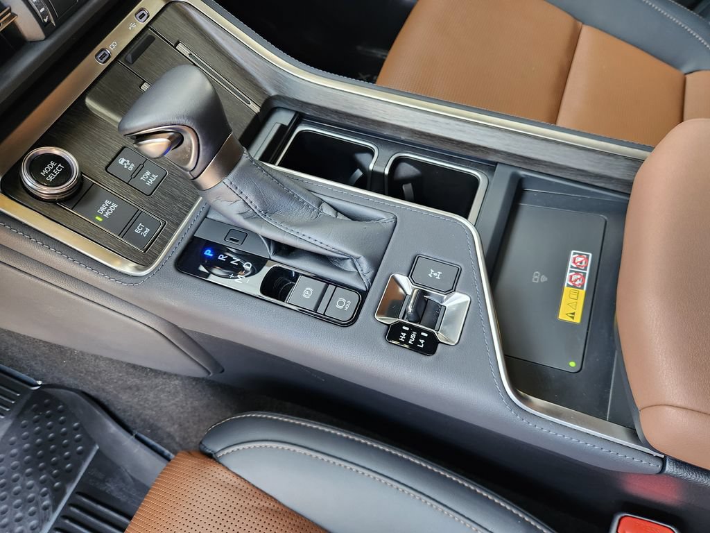 Used 2024 Lexus GX 550 w/ Accessory Package (Z1) AWD/4WD image 19
