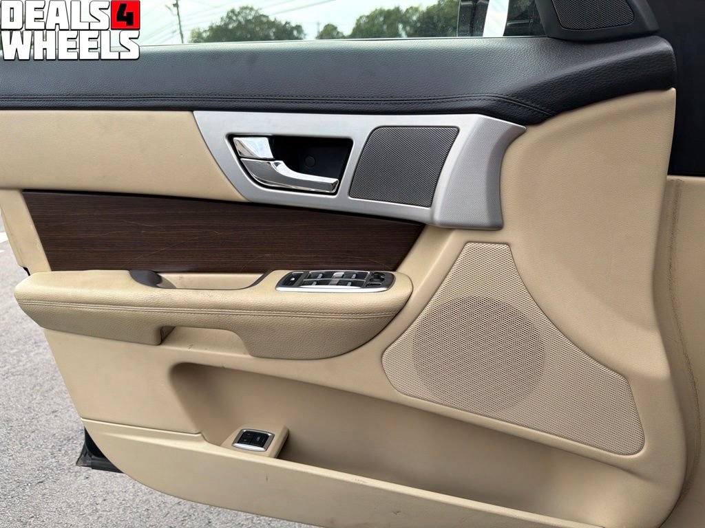 Used 2012 Jaguar XF RWD image 17