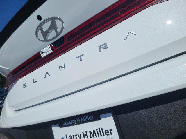 New 2025 Hyundai Elantra SEL FWD image 24