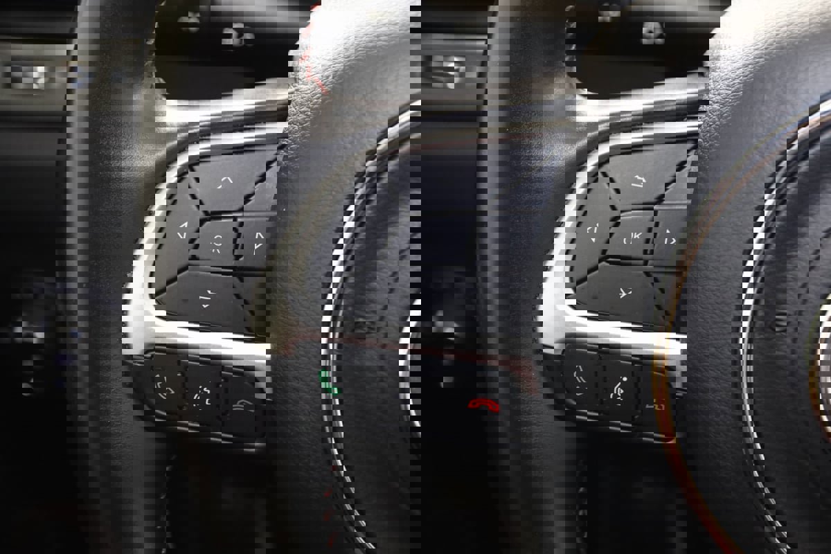 Used 2018 Jeep Compass Trailhawk w/ Safe & Security Group image 32