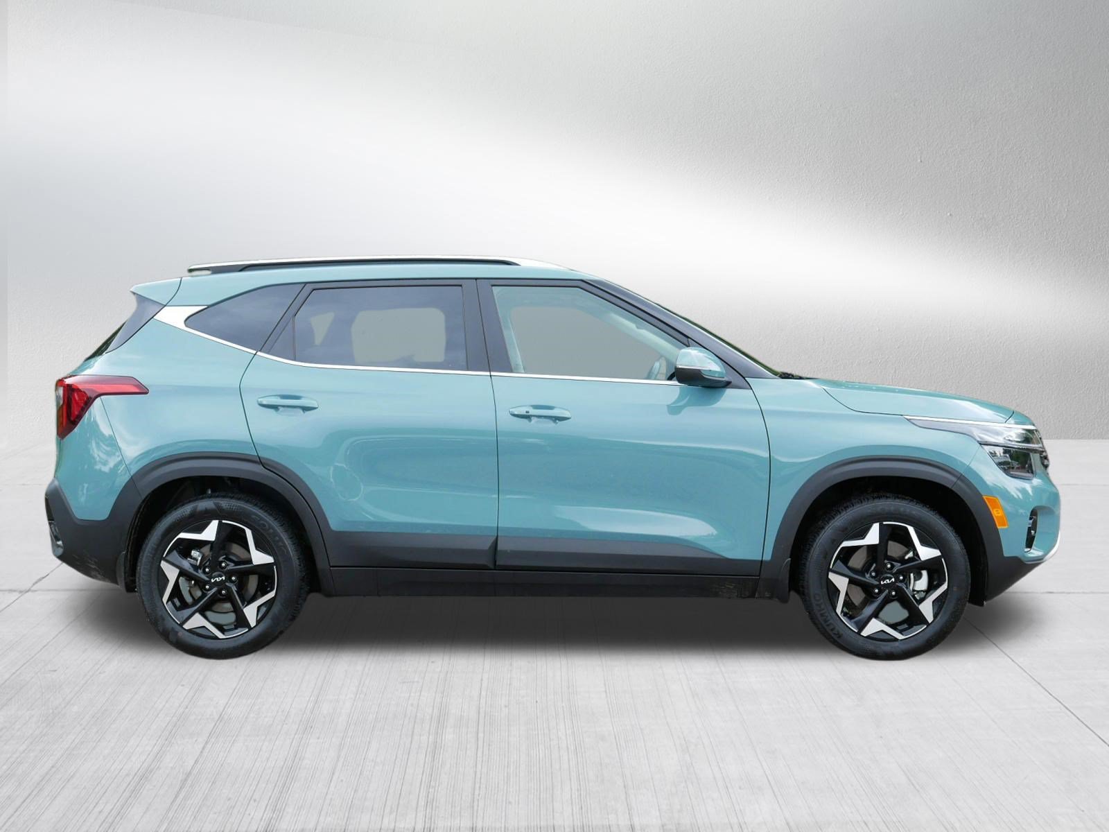 Certified 2025 Kia Seltos EX w/ EX Sunroof Package AWD/4WD image 8