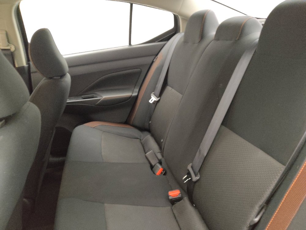 Used 2022 Nissan Versa SR FWD image 18