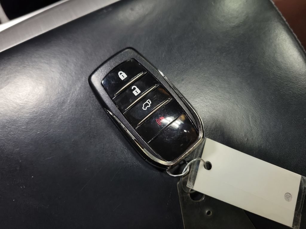 Used 2018 Toyota Land Cruiser AWD/4WD image 16