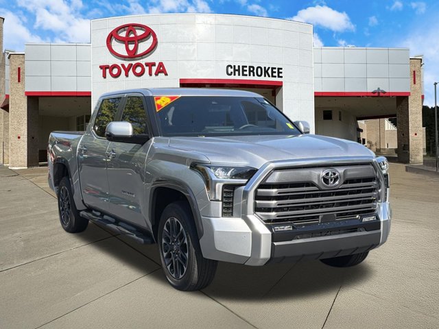 Used 2025 Toyota Tundra Limited AWD/4WD image 3