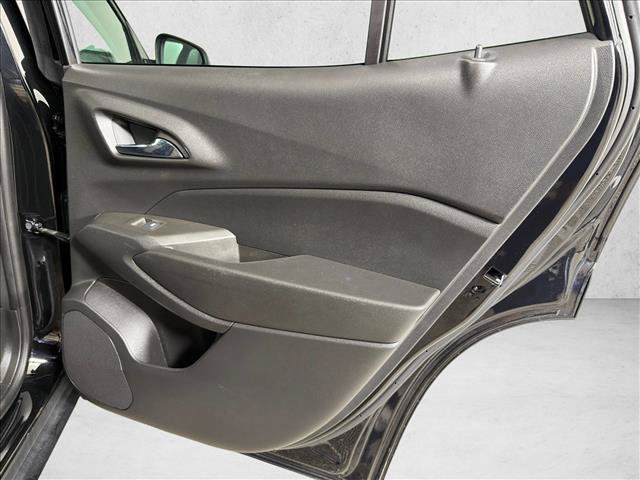 Used 2024 Chevrolet Trax LS w/ LS Convenience Package FWD image 16