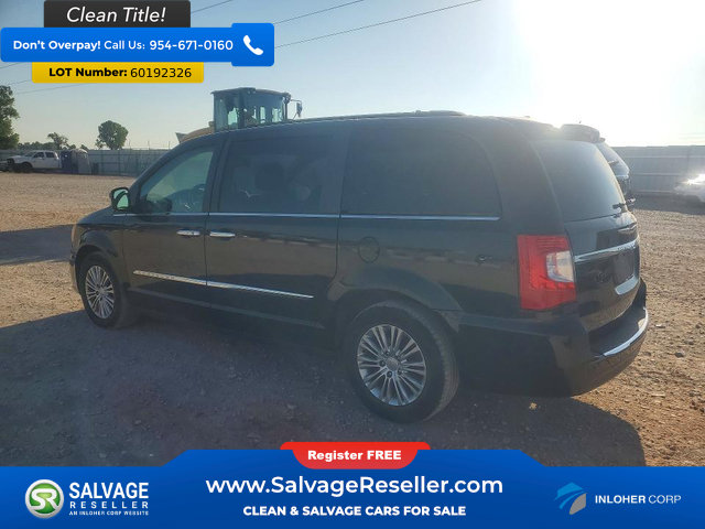 Used 2015 Chrysler Town & Country Touring-L w/ Driver Convenience Group FWD image 3