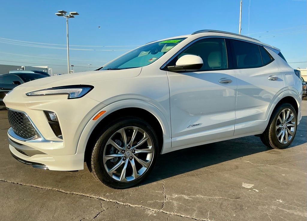 Used 2024 Buick Encore GX Avenir image 9