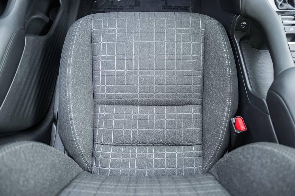Certified 2025 Honda HR-V LX image 27