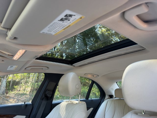 Used 2018 Mercedes-Benz E 300 4MATIC image 17